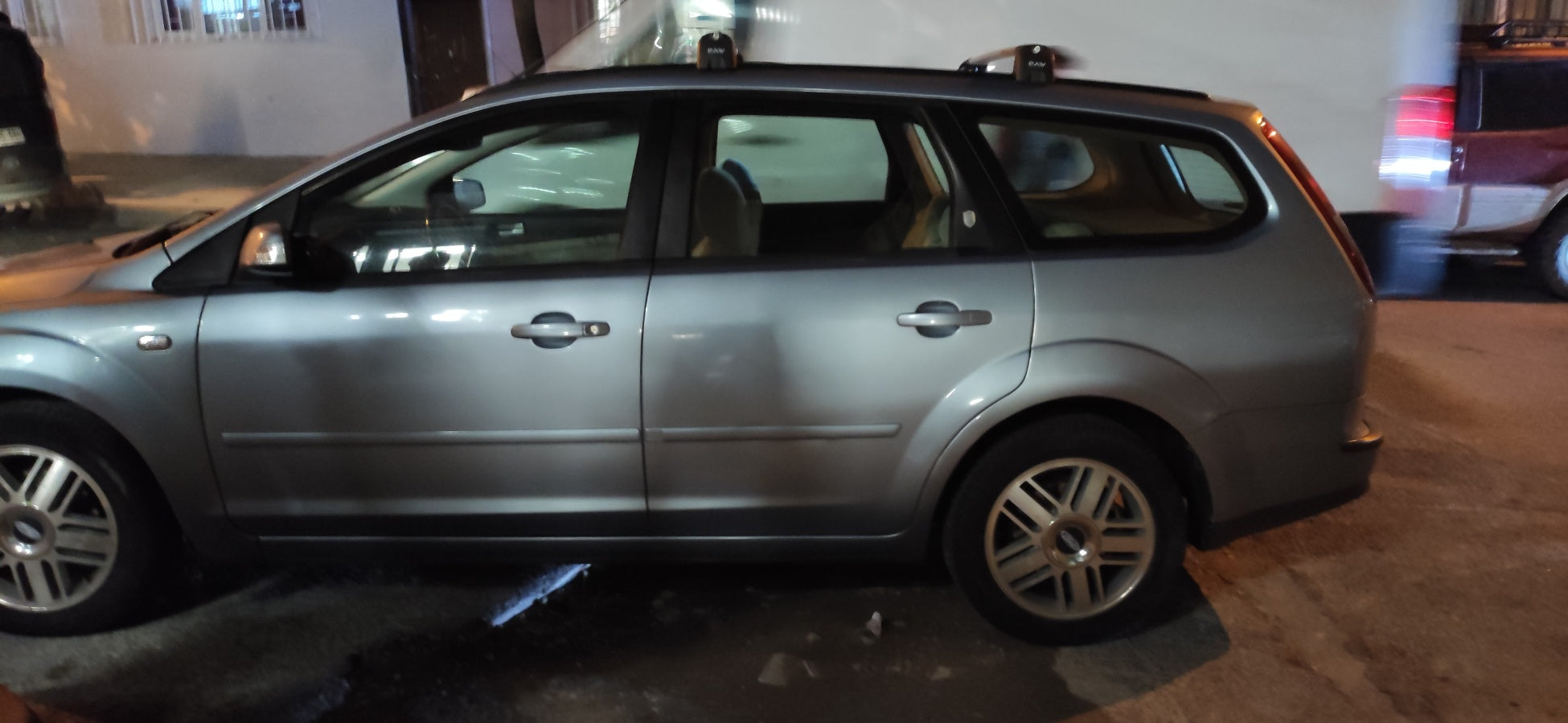 For Ford Focus Estate C346 (2008-2011) Roof Rack Cross Bars T-Track, Black For Ford Focus Estate C346 (2008-2011) Roof Rack Cross Bars T-Track, Black